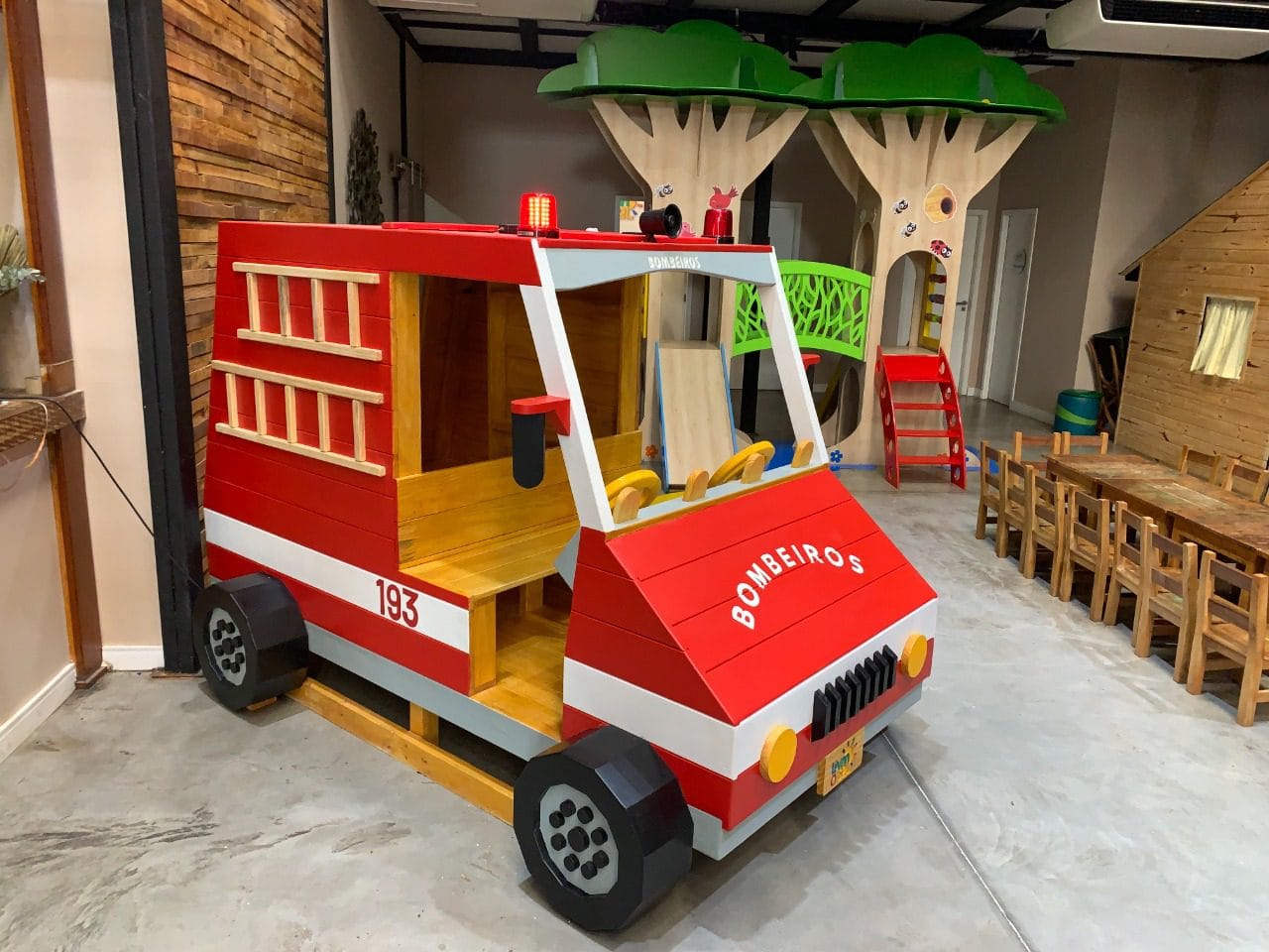 Carro de Bombeiro - Imagem 2